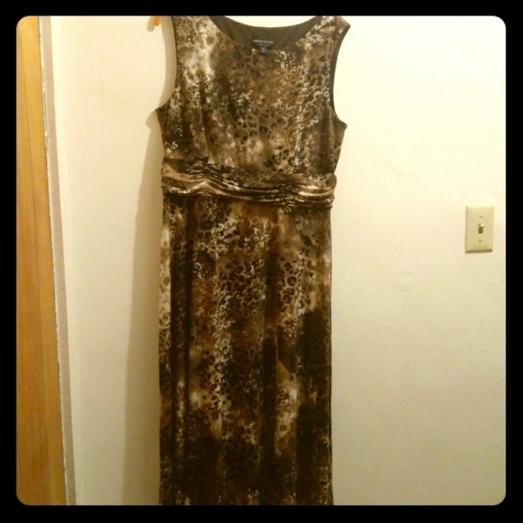 connected apparel Dresses & Skirts - Connected Apparel. Animal Print Dress.